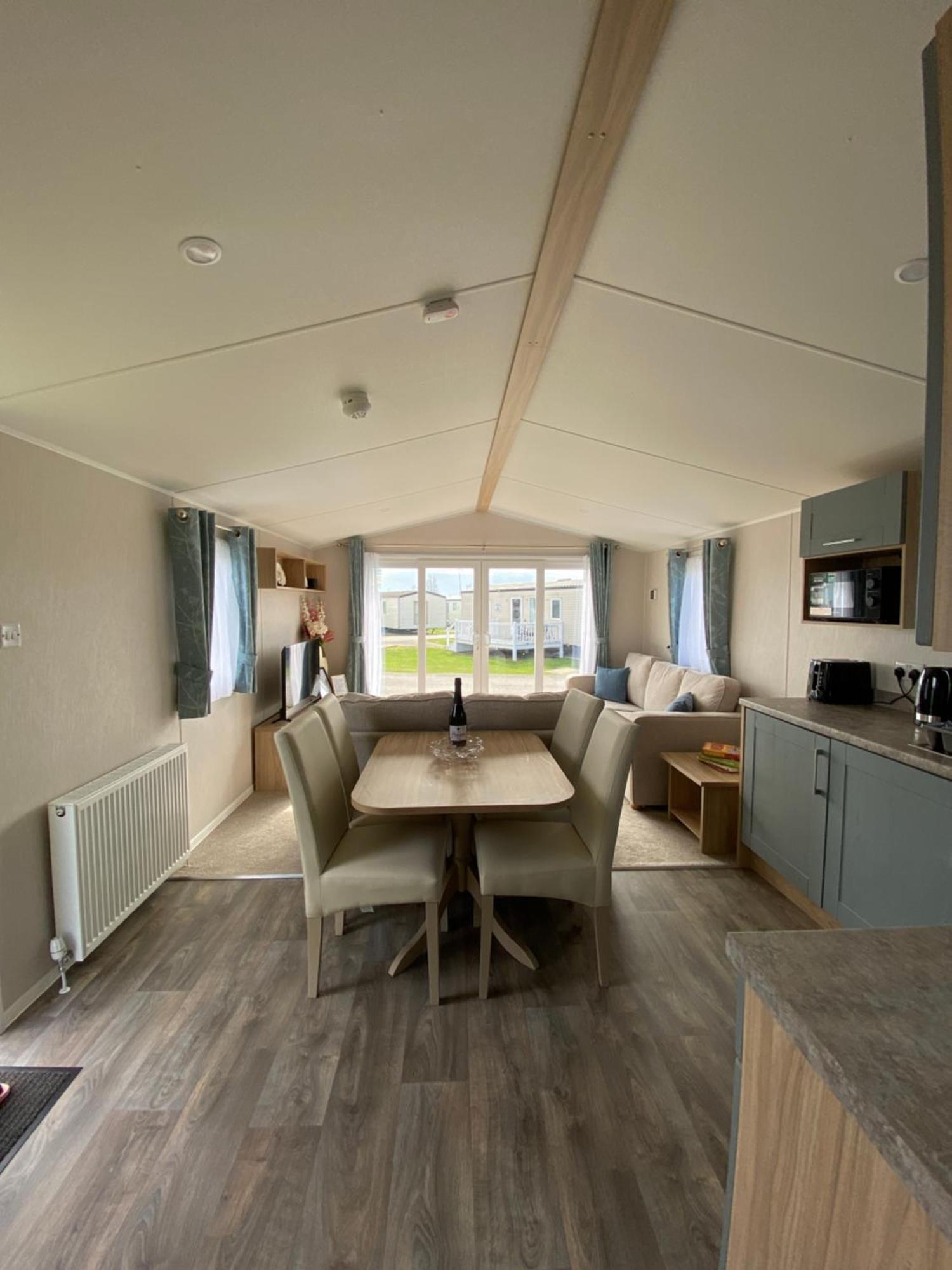 Verbzen Holiday Caravan At St Osyth Beach, Clacton-On-Sea By Verb Holidays Saint Osyth المظهر الخارجي الصورة